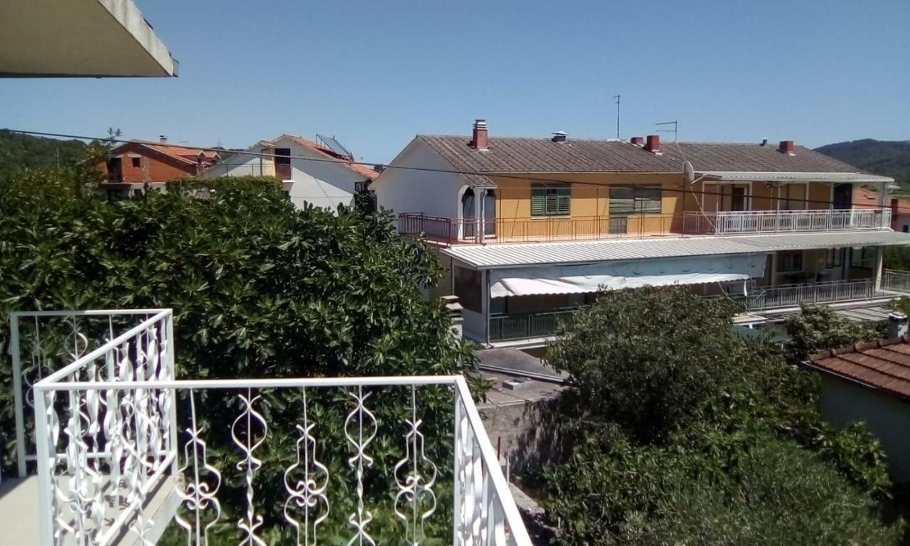 Relax Garden Apartment Stari Grad  Exterior photo